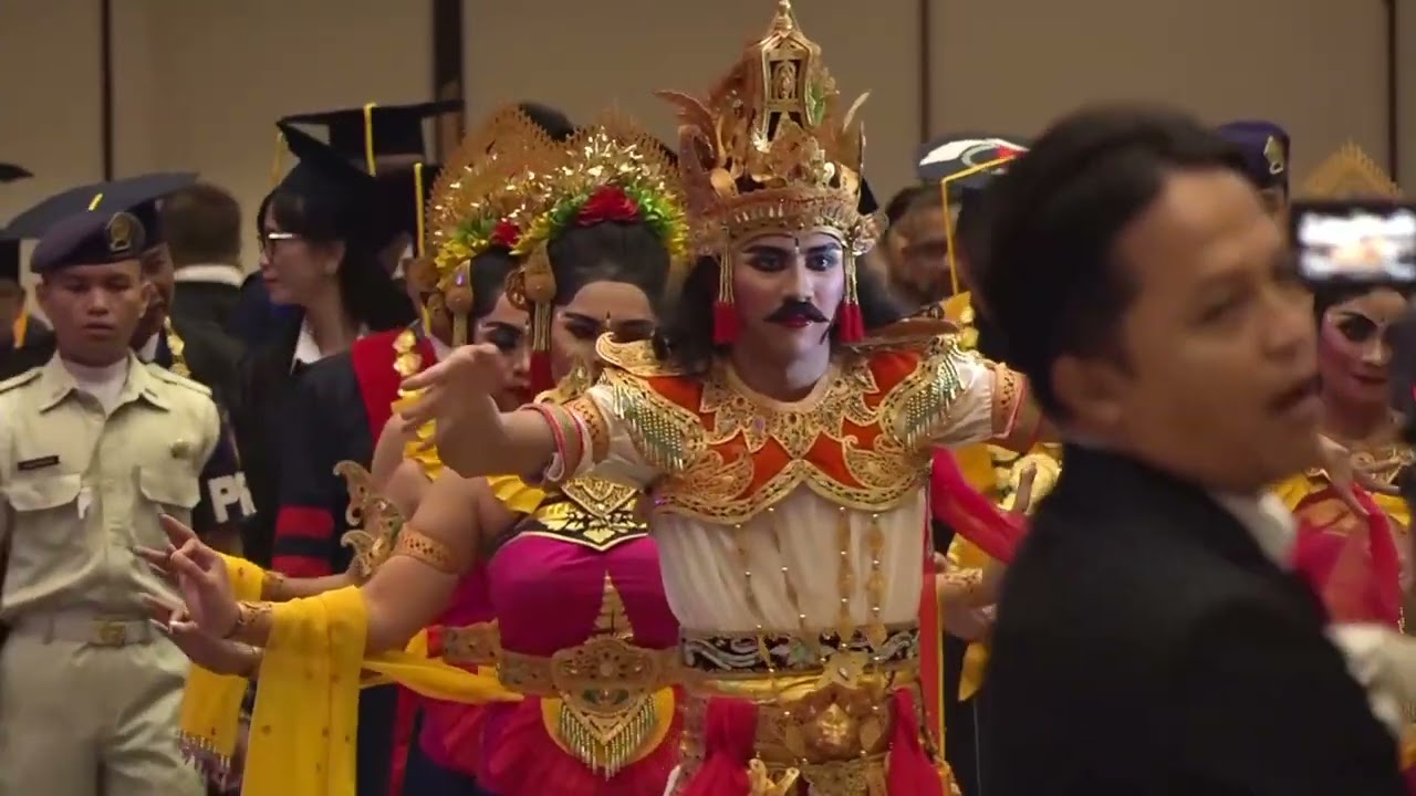 Wisuda Sarjana (S1) dan Magister (S2) Undiknas ke-95