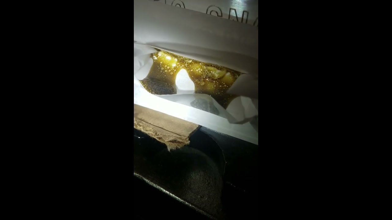 Pressing Gorilla Glue #4 kief
