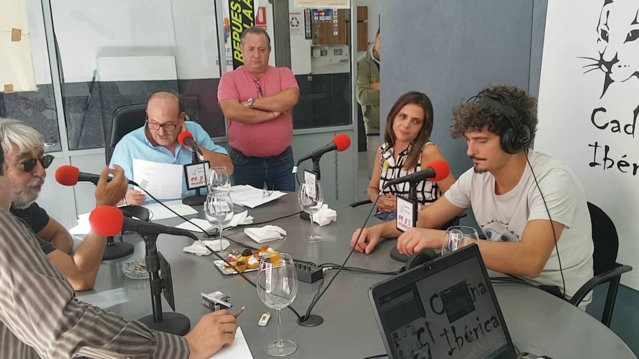 Entrevista de Enrique Manzano a personajes de 
