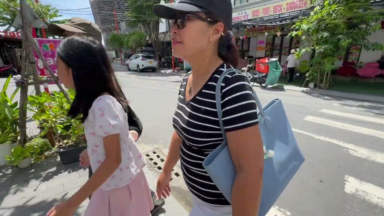 1st Day in VIETNAM🇻🇳 | Walking Tour in Da Nang