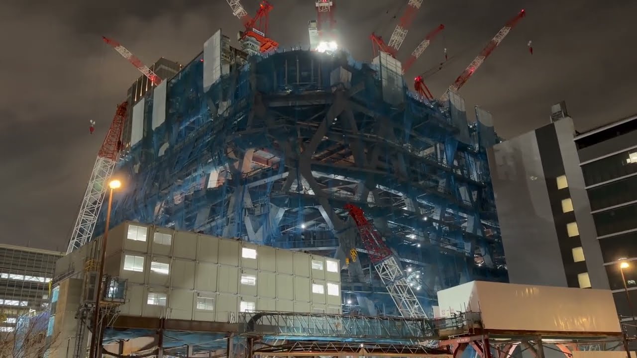 夜に撮影した、62階385m「Torch Tower（トーチタワー）」（常盤橋街区再開発プロジェクト B棟）の様子 2026年2月24日撮影