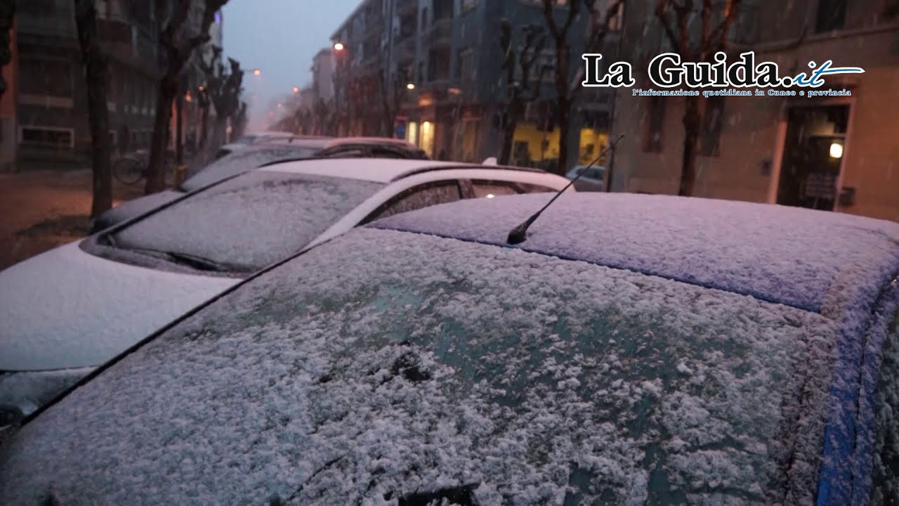 Primi fiocchi di neve a Cuneo