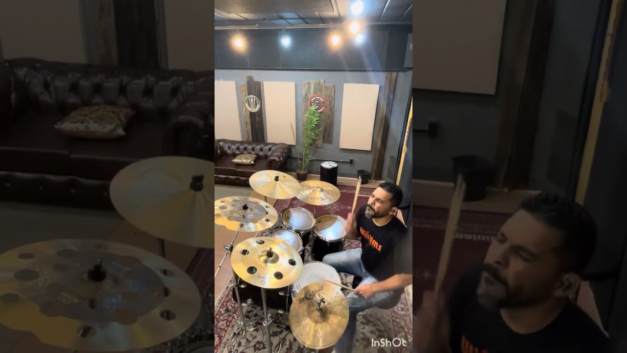 Drum cam da música santificação de Elaine Martins  usando peles Williams w2