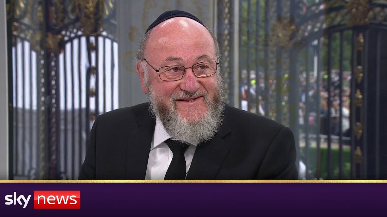 'We should cherish our fond memories' of the Queen - Chief Rabbi