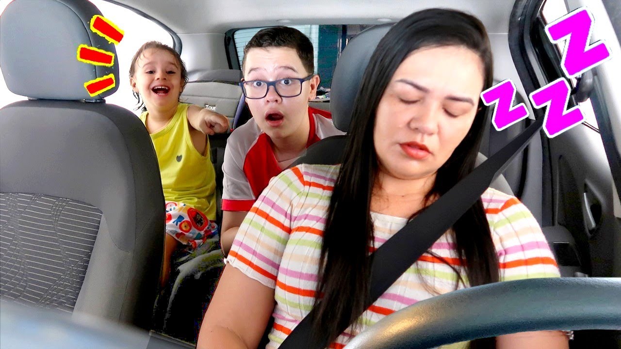 IGOR e Gabrielzinho em uma HISTÓRIA ENGRAÇADA da MAMÃE DORMINDO no CARRO