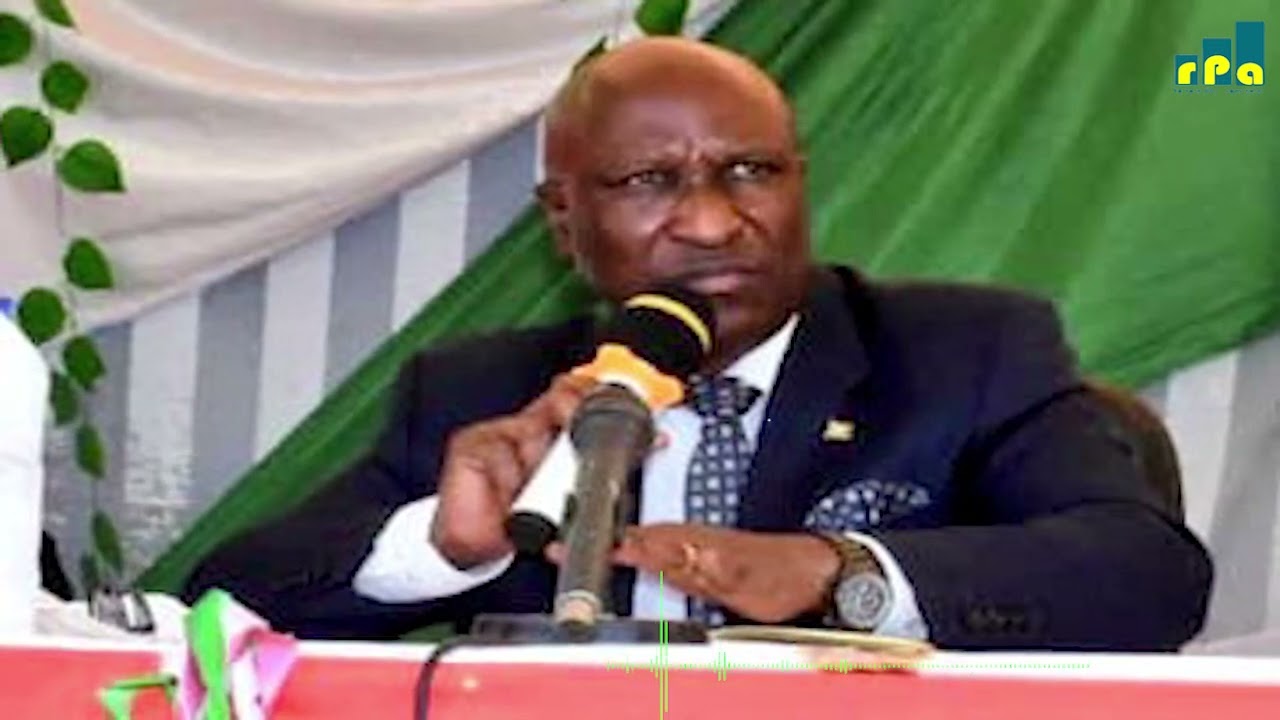 Umushikiranganji wa mbere Gervais Ndirakobuca yagiriza abanyagihugu bo muri komine Mabayi