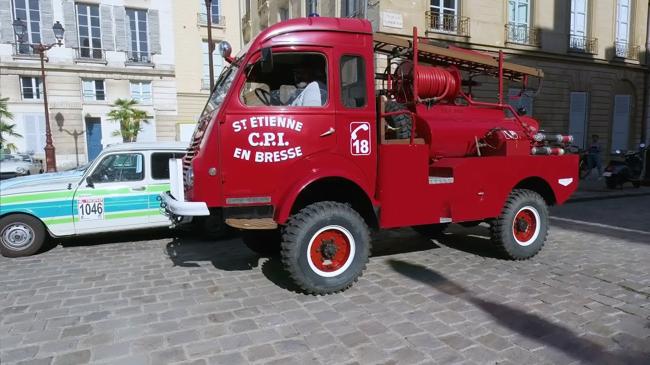 La Cathé, rassemblement mensuel voitures de collection par l'AVAVA - Versailles septembre 2023