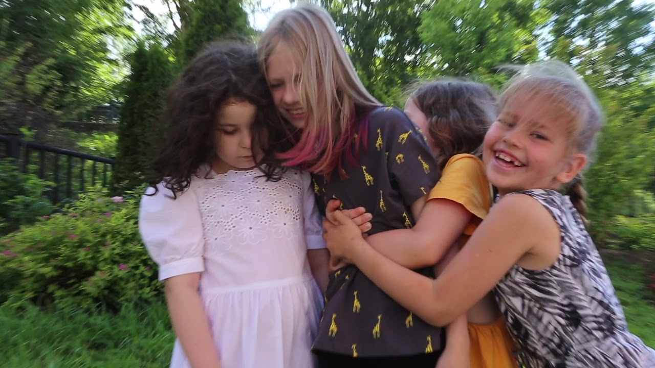 #wmip #Wrap_Me_in_Plastik #MomolandCHROMANCE &ndash; Wrap Me In Plastic, girls dance outdoors, happy kids