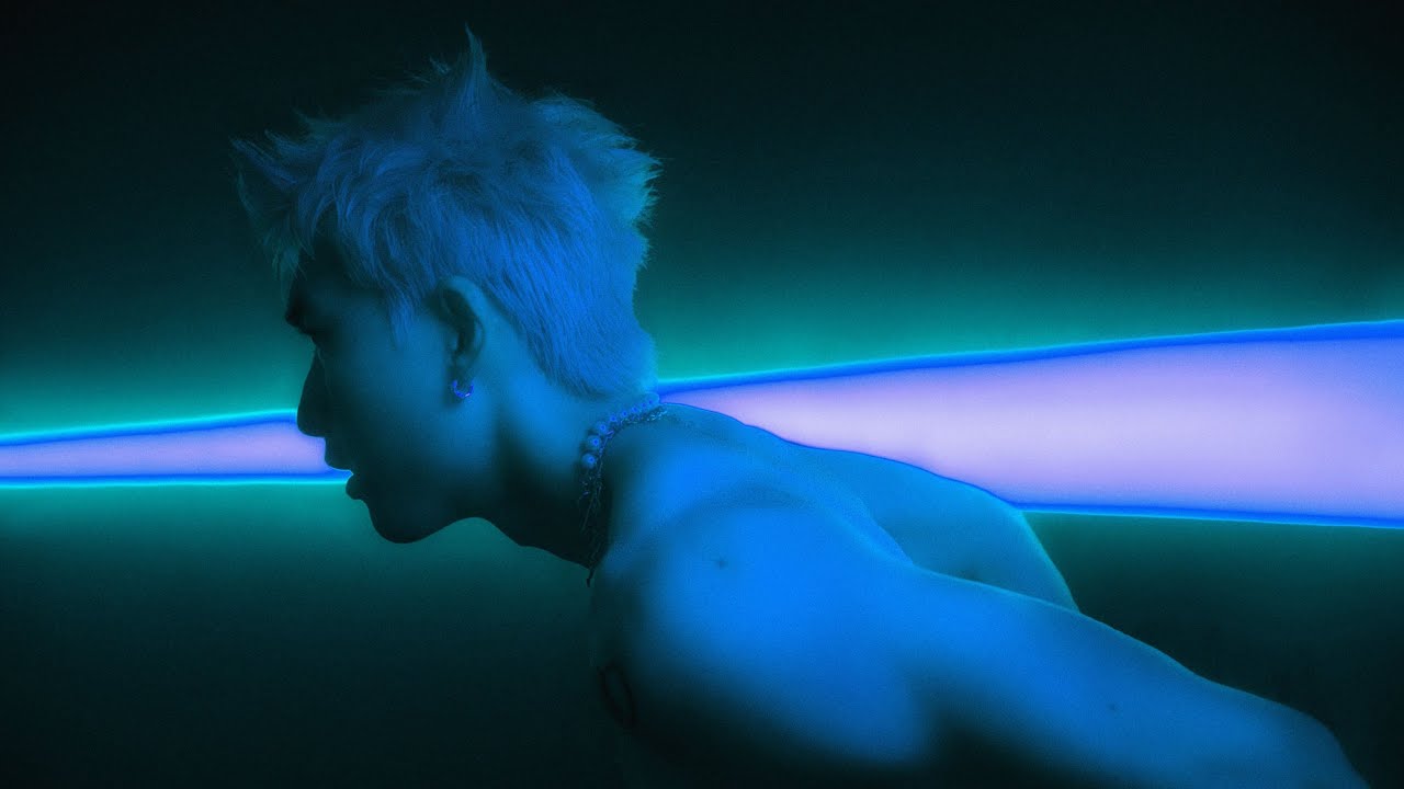 HIEUTHUHAI - Cho Em An To&agrave;n (prod. by Kewtiie) [Official Lyric Video]