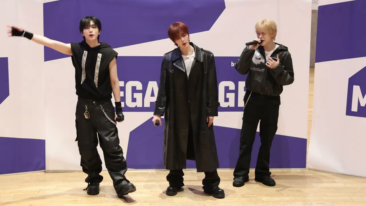 QQQ 온리원오브 OnlyOneOf   메가박스 코엑스 스퀘어 광장 직캠 Fancam 260308 3