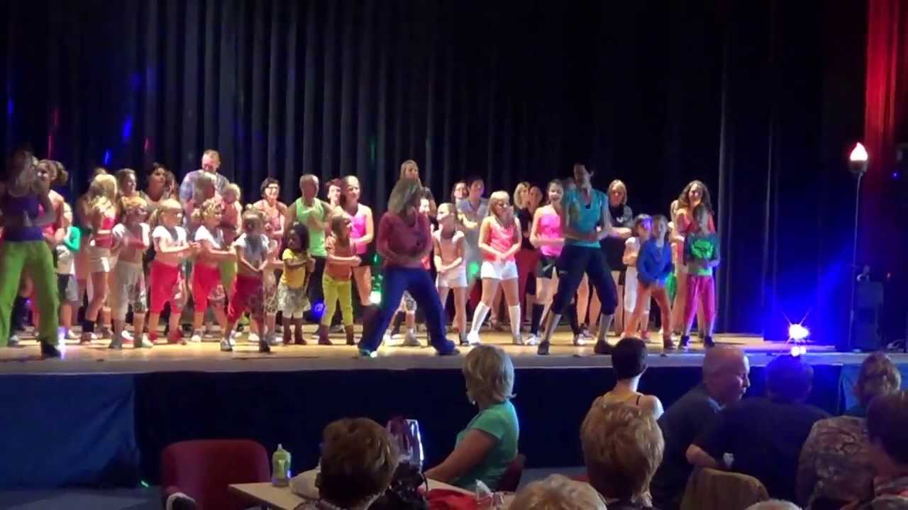 WORKOUT ZUMBA olv ELLEN THYS & ELLEN BASKIN 2013 OPENDEURDAG BE - FIT & DANCE  10