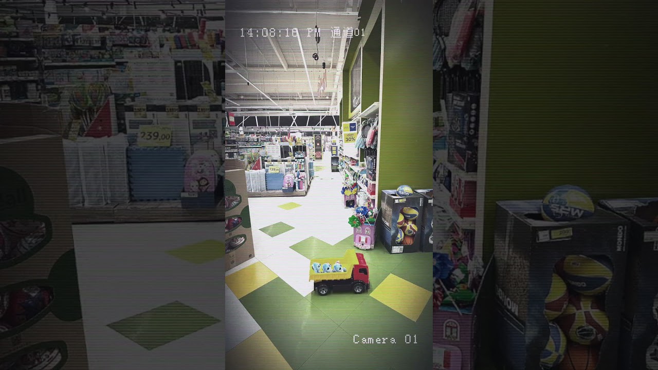 Pssst&hellip; taky jste to viděli? 👀 Někdo modr&yacute;, chlupat&yacute; a hodně zlobiv&yacute; se n&aacute;m propl&iacute;žil do Tesco🌀