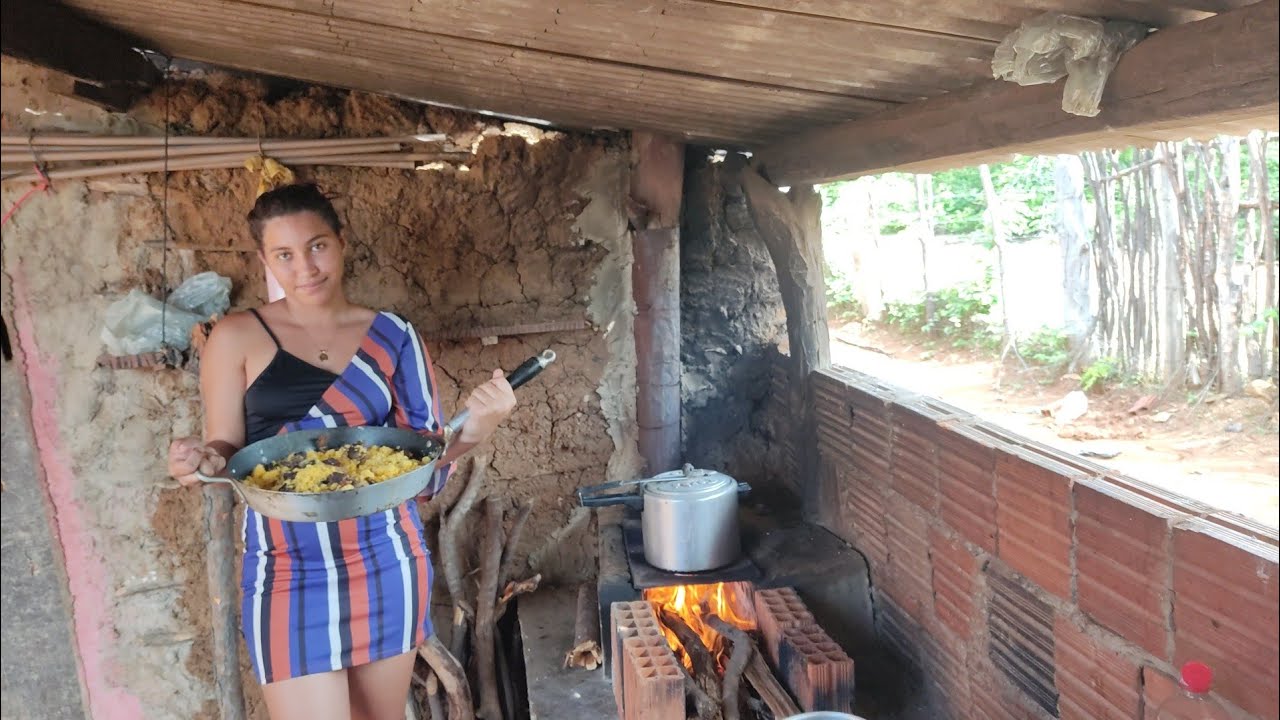 Café da manhã de hoje foi cuscuz com chambaril 