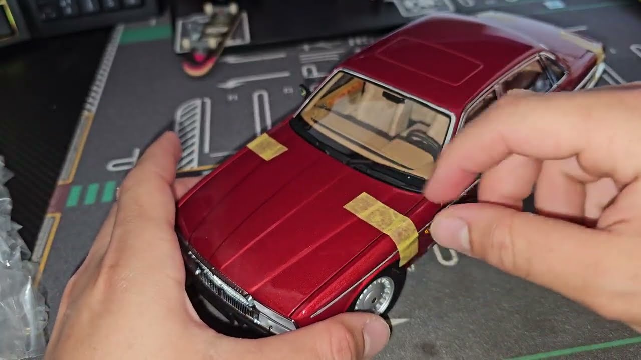 Jaguar XJ40 1:18 Almost Real