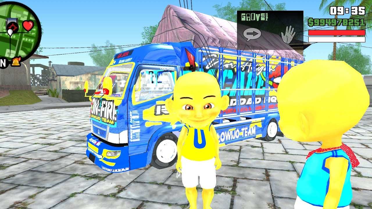 Upin & Ipin membawa mobil Truk Oleng biru muatan berat 😂 Oyanio Tv