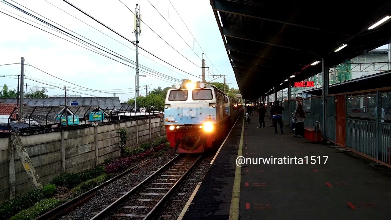 (The king of north) K.A 1B Argo Bromo Anggrek Pagi ngebut parah di Stasiun Bekasi.