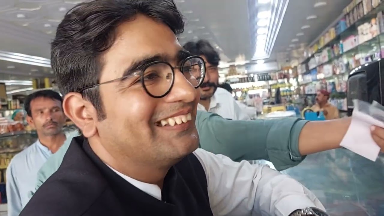 Famous Larkana Bakery about 35 years old and owned by Shaikh Family!!