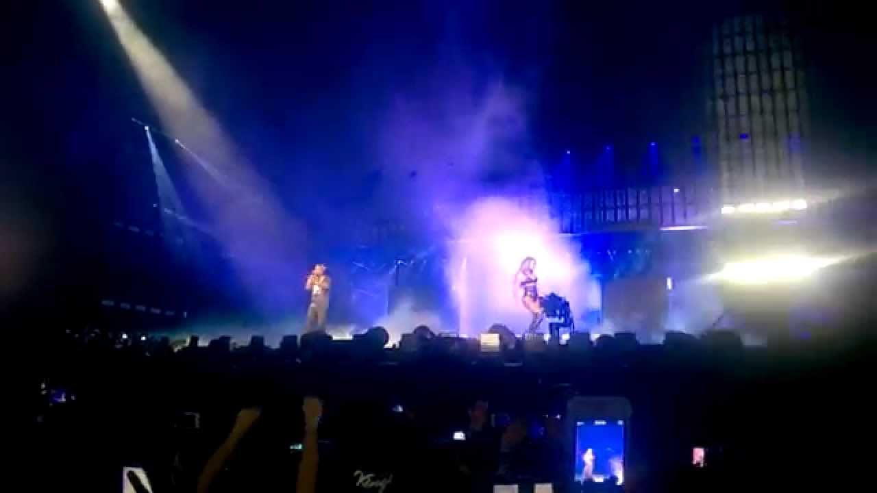 Beyoncé and Jay Z - Drunk in Love (live)