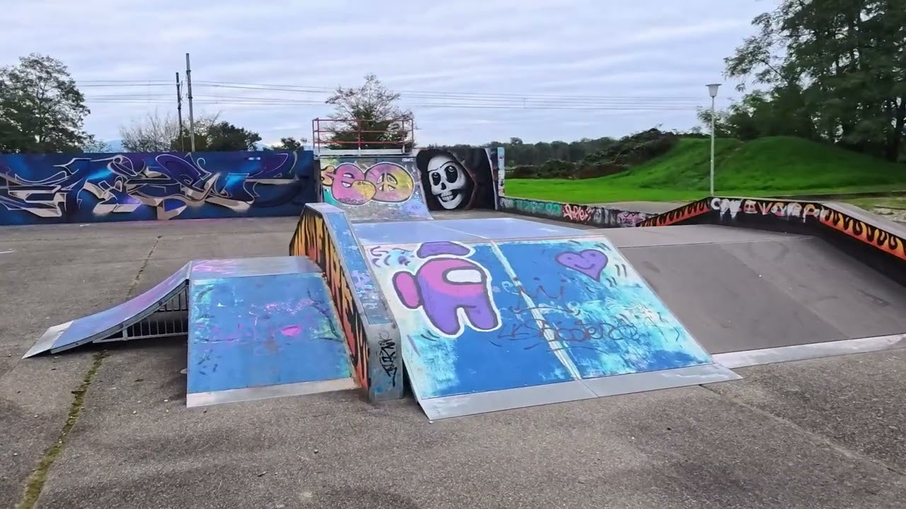 Arrma Quake round 3 , 2s au skate parc acier et béton vas falloir doser