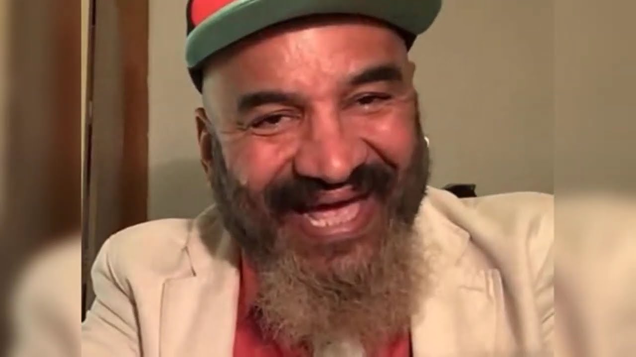 المتصل شروكي يعمل في الحشد ومن اتباع المالكي يشتم مصطفى الحجي