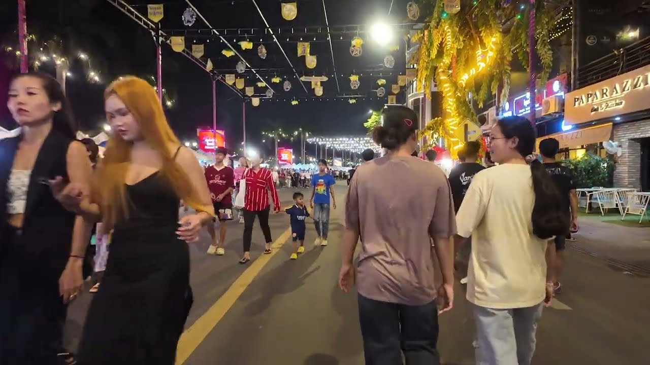 Awesome Hidden Night View Scene, Phnom Penh Chaktomuk Walk Street After Dark #36