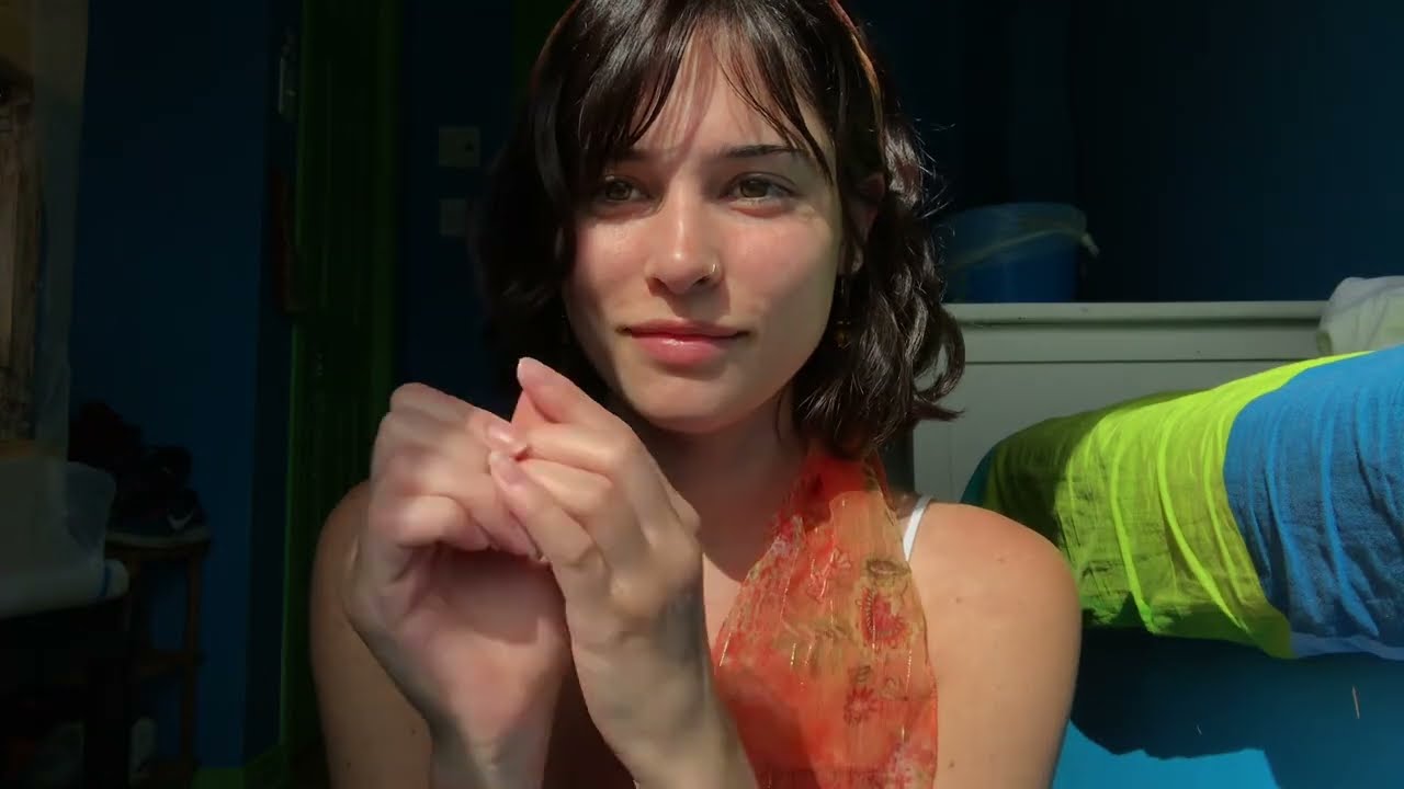 FIRST TIME TRYING ASMR EVER