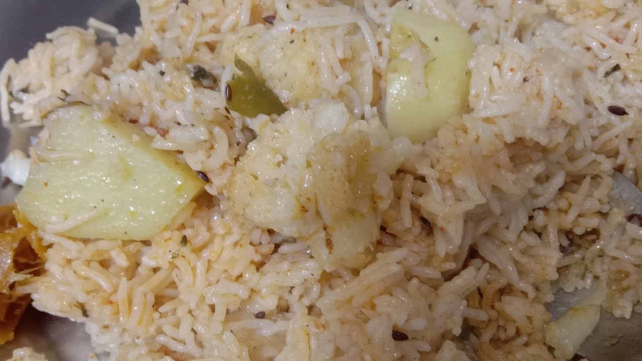 @CooksyQueen01 is live Cooking for pulao 🤤