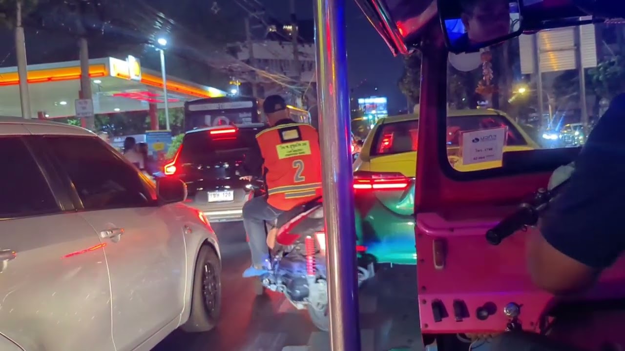 tuktuk ride from Rama IV to Palladium night market, the whole shocking unedited ride!