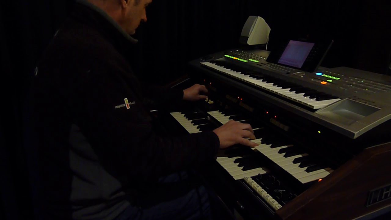 Adrian Rose Hammond B300,Leslie 415 ,Tyros 1 Thou Swell
