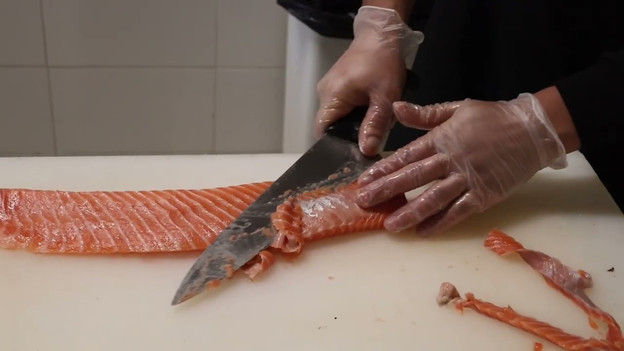 Couper le saumon 