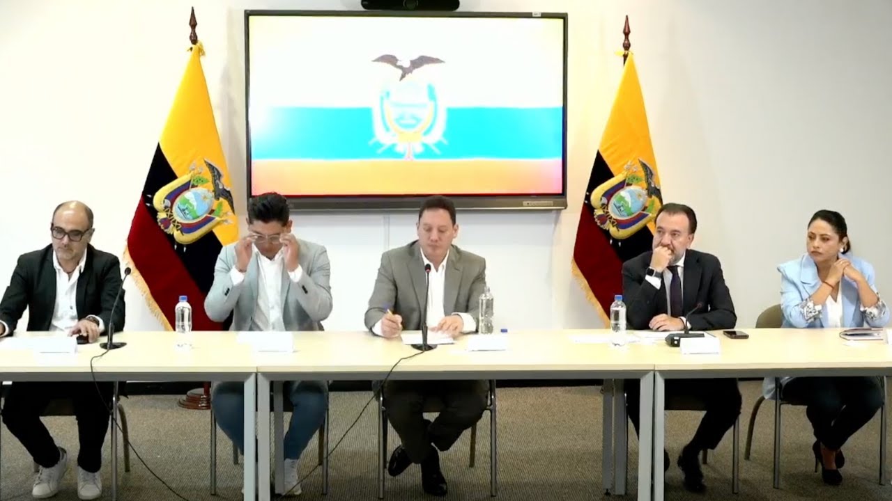🔴 #EnVivo | Alcaldes, prefectos y presidentes de juntas parroquiales rechazan reforma al COOTAD
