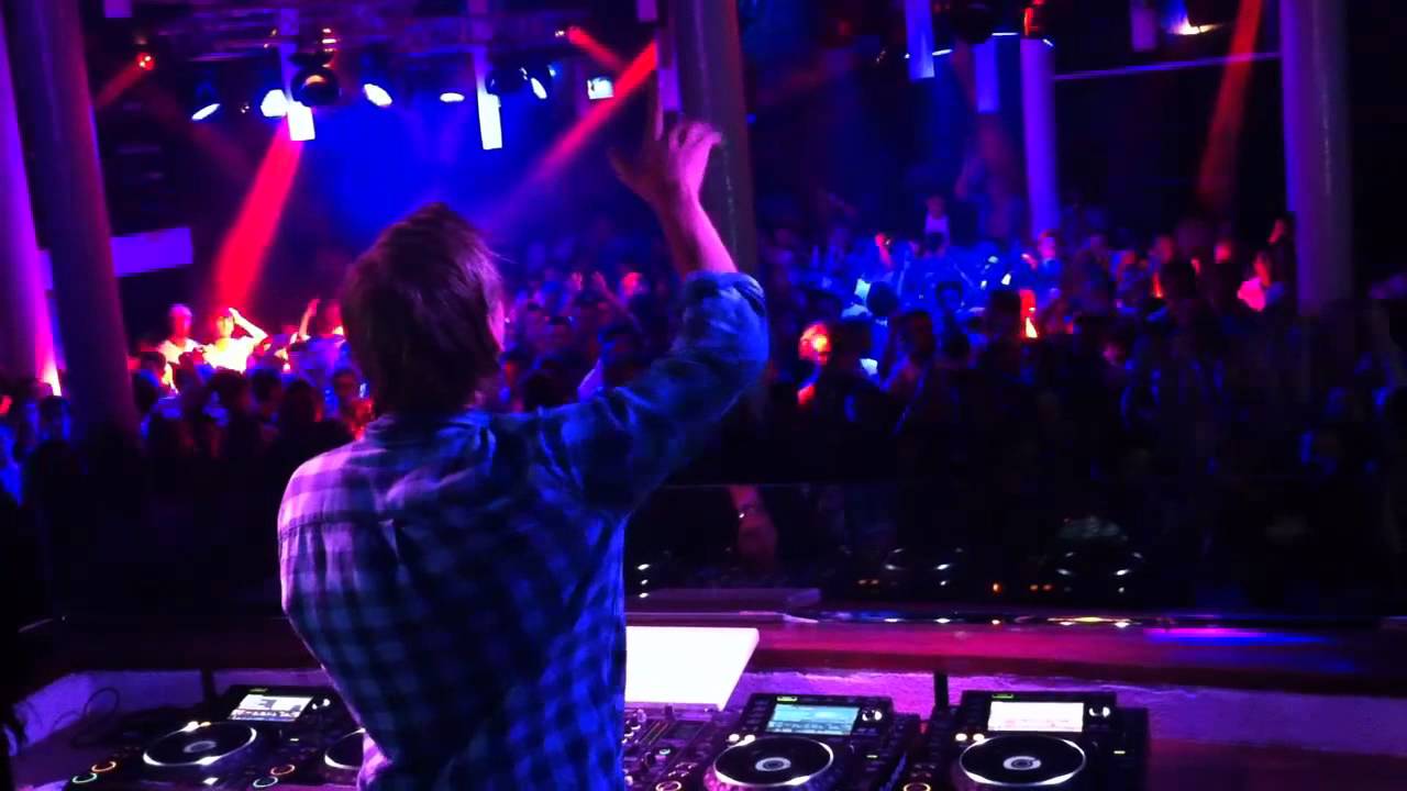 AVICII @ Amnesia, Cap d'Agde 11/08/2011 First 33 mins of his live