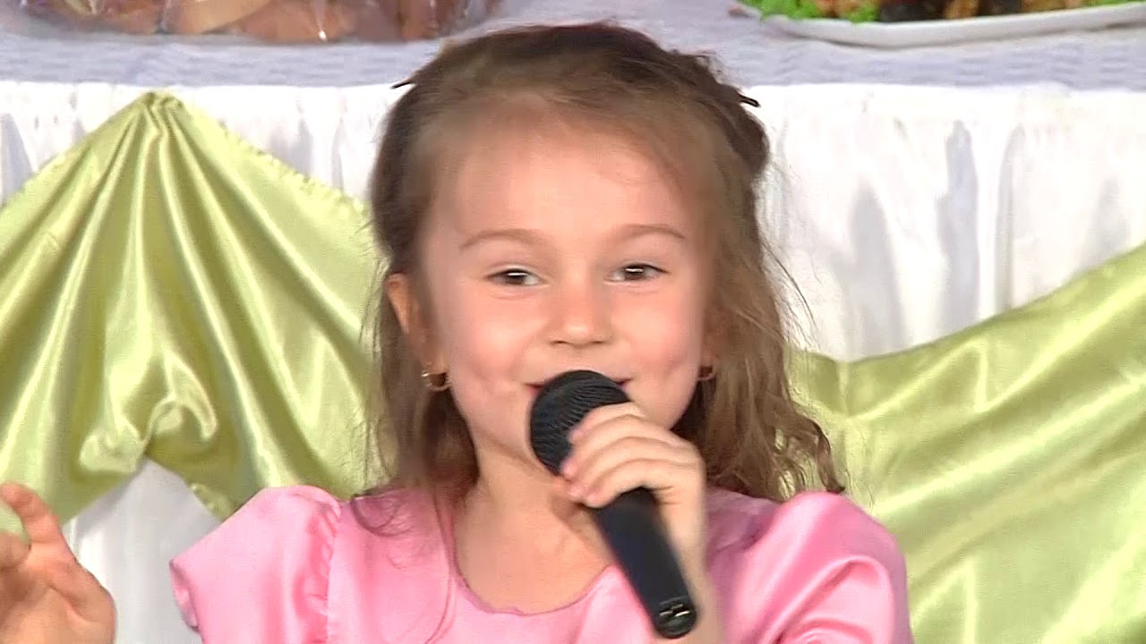 ANDRA BEJAN   Prinţesa păpuşilor