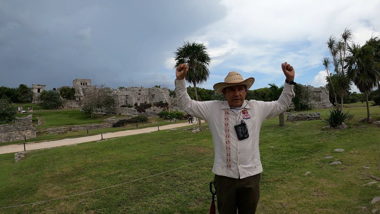 Zona Arqueológica Tulum, Explicación completa del guía y breve Caminata conociendo las Ruinas