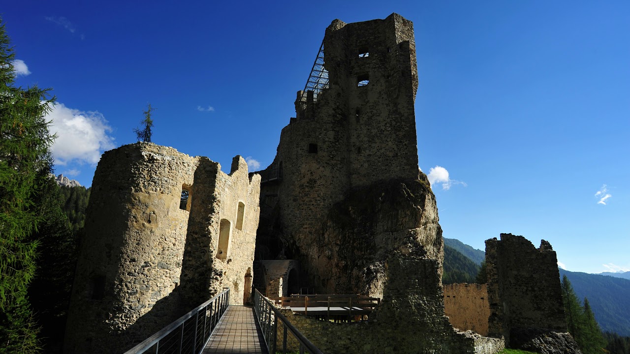 Dolomiti: Castello di Andraz a Livinallongo del Col di Lana