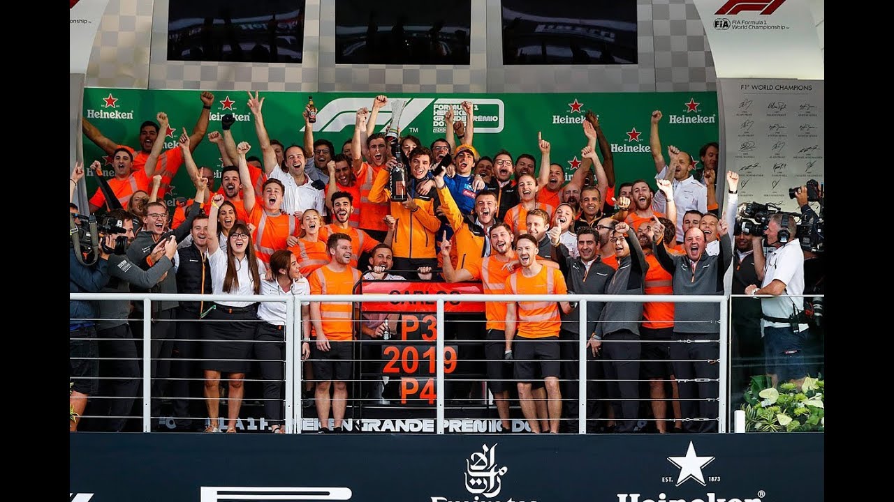 REACCI&Oacute;N DE CARLOS SAINZ A SU PRIMER PODIO