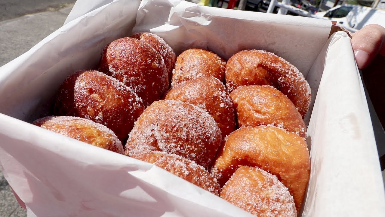Dozen Malasada Challenge (Leonard's Bakery!)