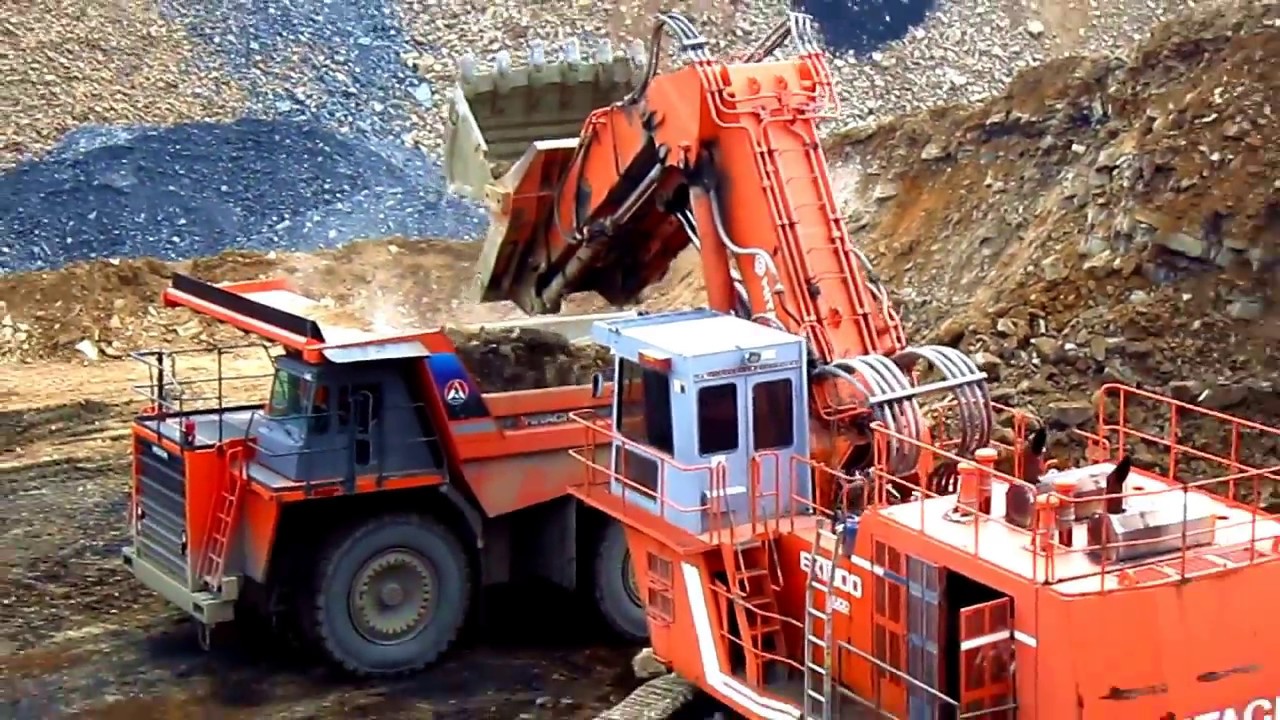 Hitachi EX1800-2 Loading EH1700-3's