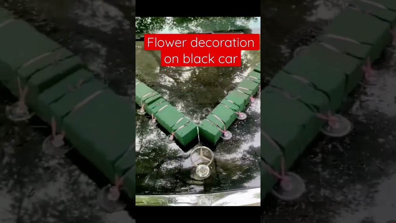Flower decoration on black car #wedding #weddingcar #weddingcardecoration #weddingideas #cecihouse