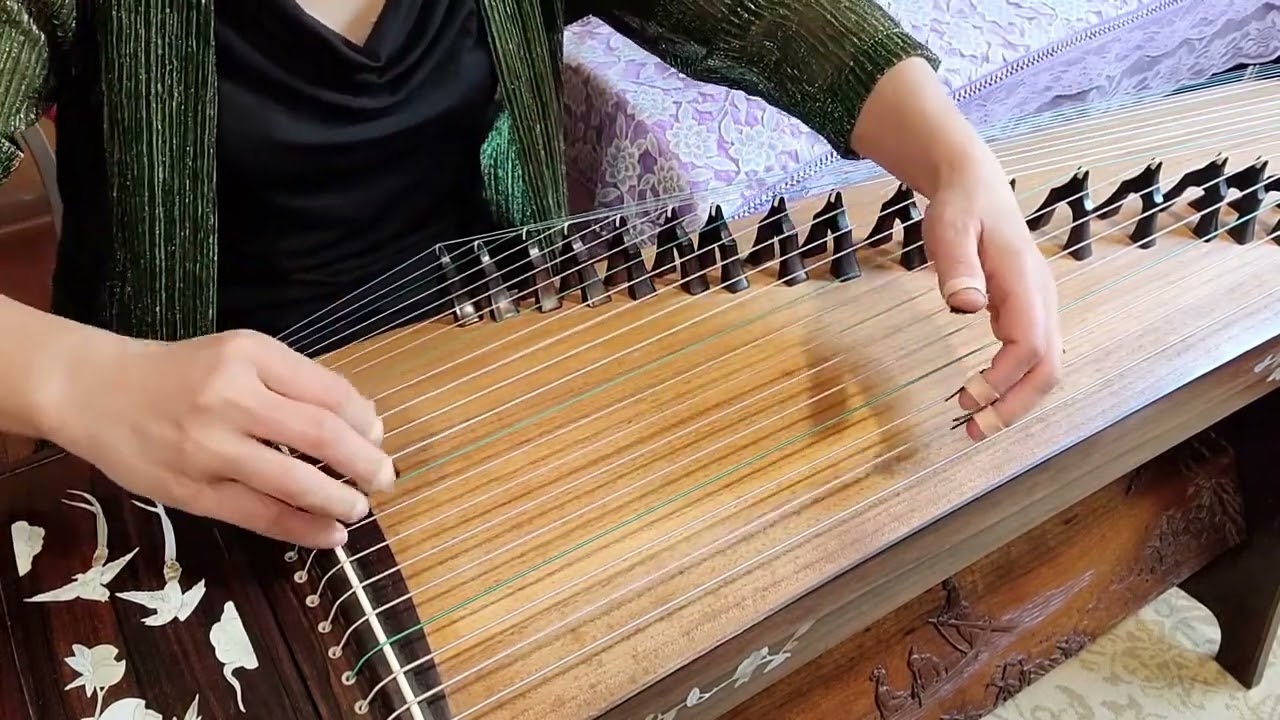 夏冰古筝演奏：山丹丹开花红艳艳 - 焦金海根据陕北民歌创作 Bing Xia's guzheng