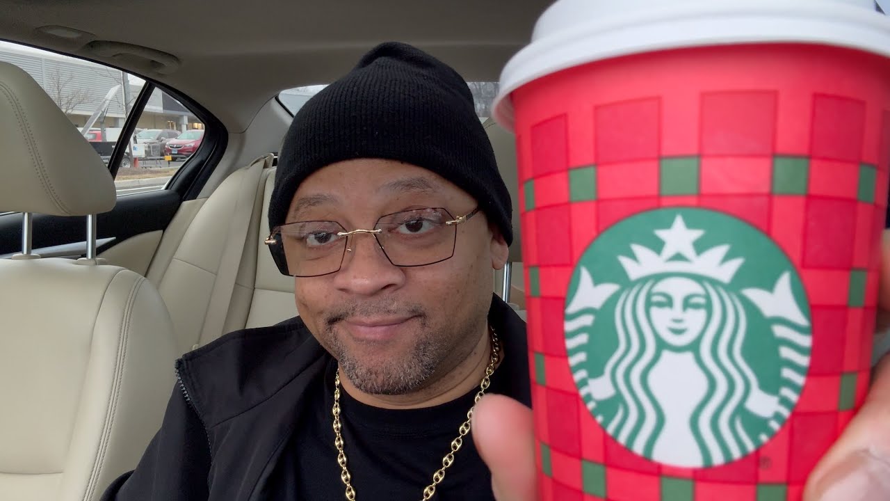 В Starbucks есть латте с яичным ликером. Это действительно 
