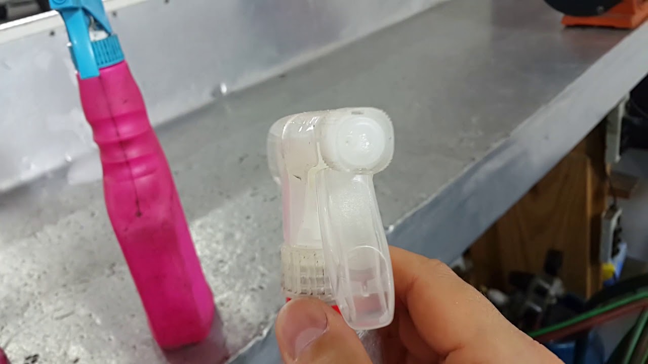 Como o Antenor faz a espuma para achar os vazamentos de gás?