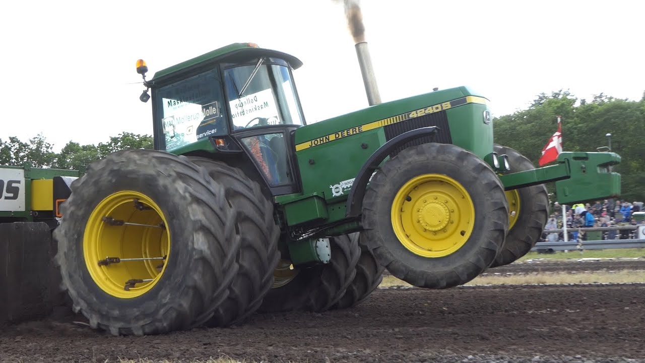 Std. Klasse 4 at 1. DM 2021 on Brande Pulling Arena John Deere 4240S, 4350 & 4440 Tractor Pulling