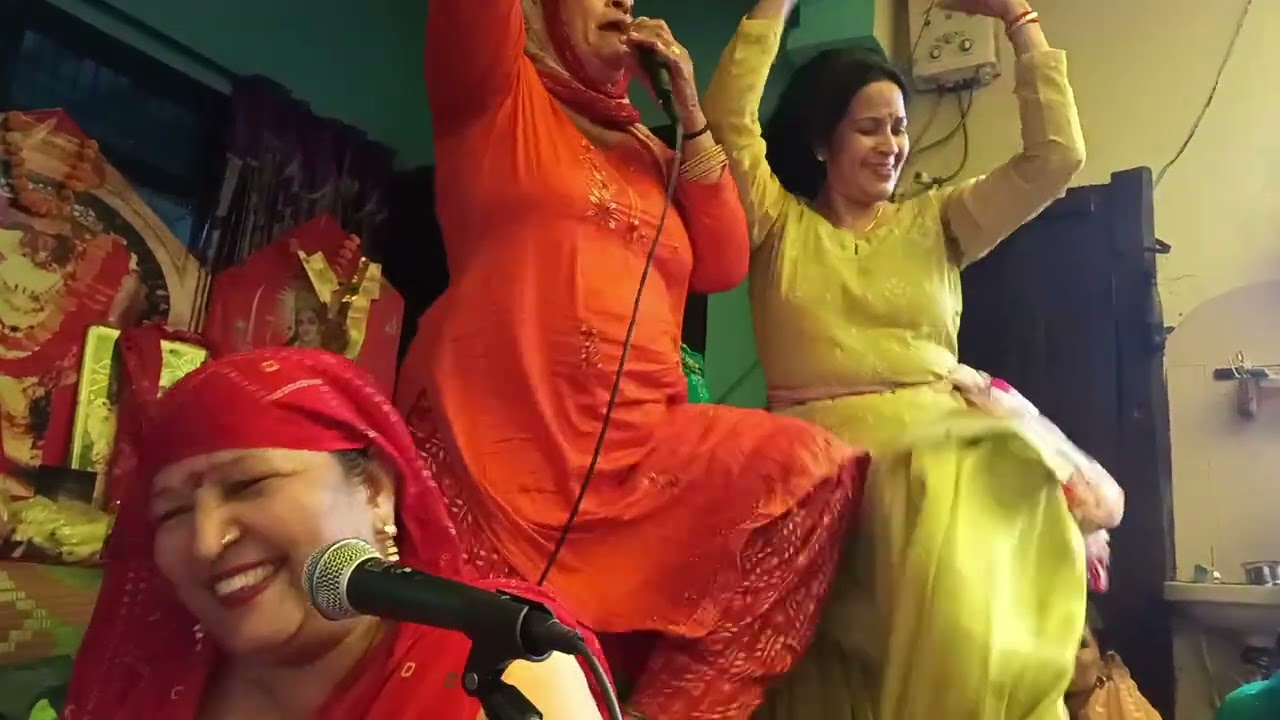 बम भोले बम भोले बोल तो सही, एक बार मेरी और देख तो सही