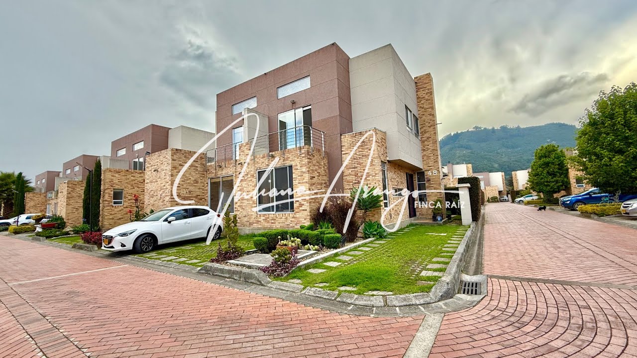 VENDO casa esquinera 🏡 en Chía 💲700 Millones 📐185m2