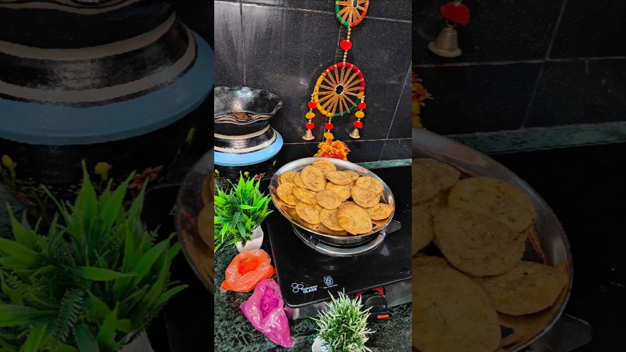 Try MATHRI this Holi🫶 with easy steps ❤️#holi #recipe #mathri #food #viral #ytshort #song #festival