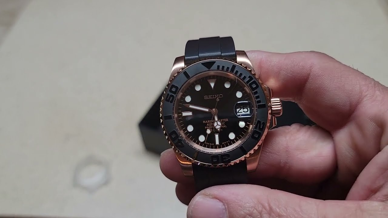 Давайте посмотрим на эту модифицированную модель часов Seiko (Yacht Master) с Etsy.