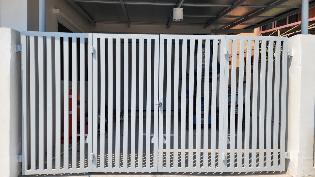 ประตูเหล็กบานพับสี่บาน(บานเสี้ยม)