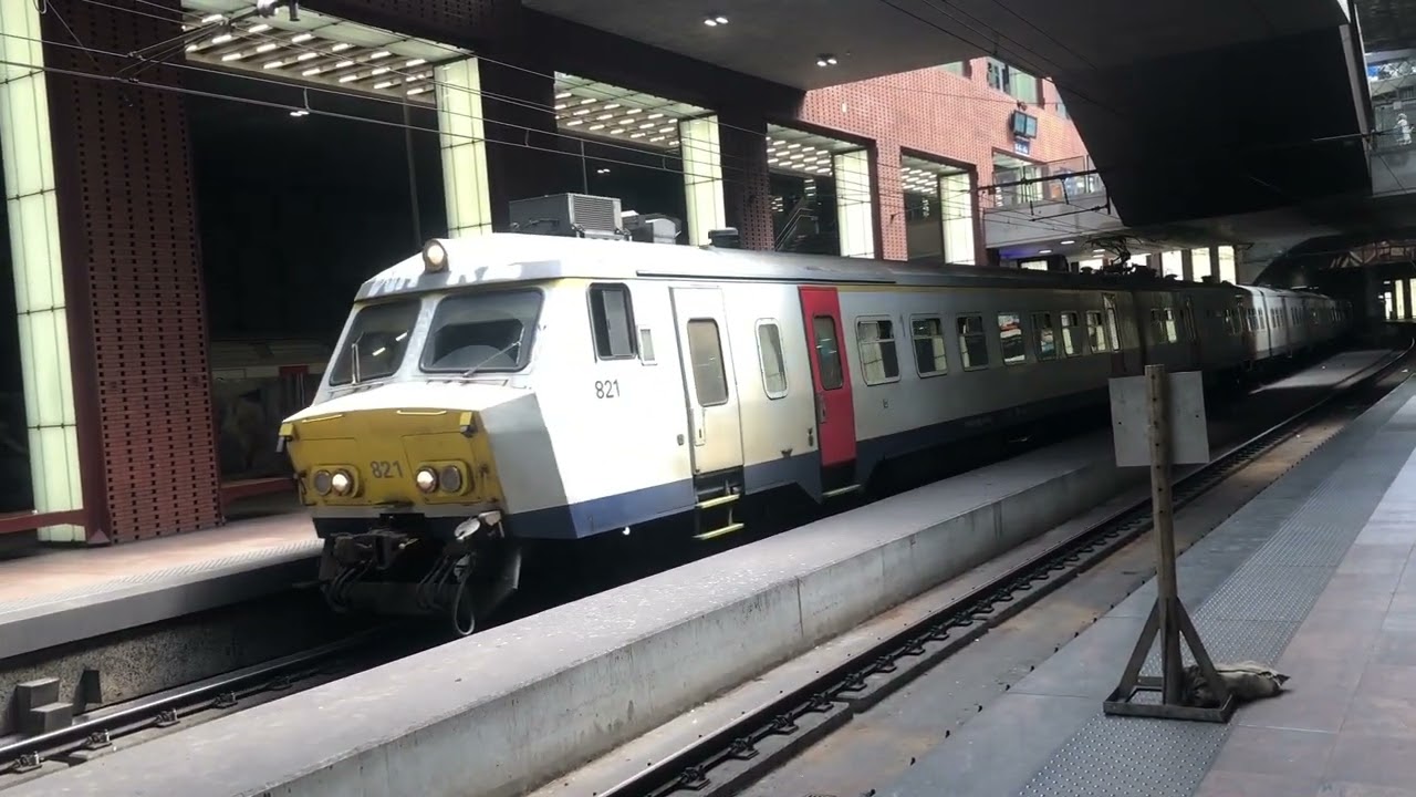 Treinen op station Antwerpen - Centraal