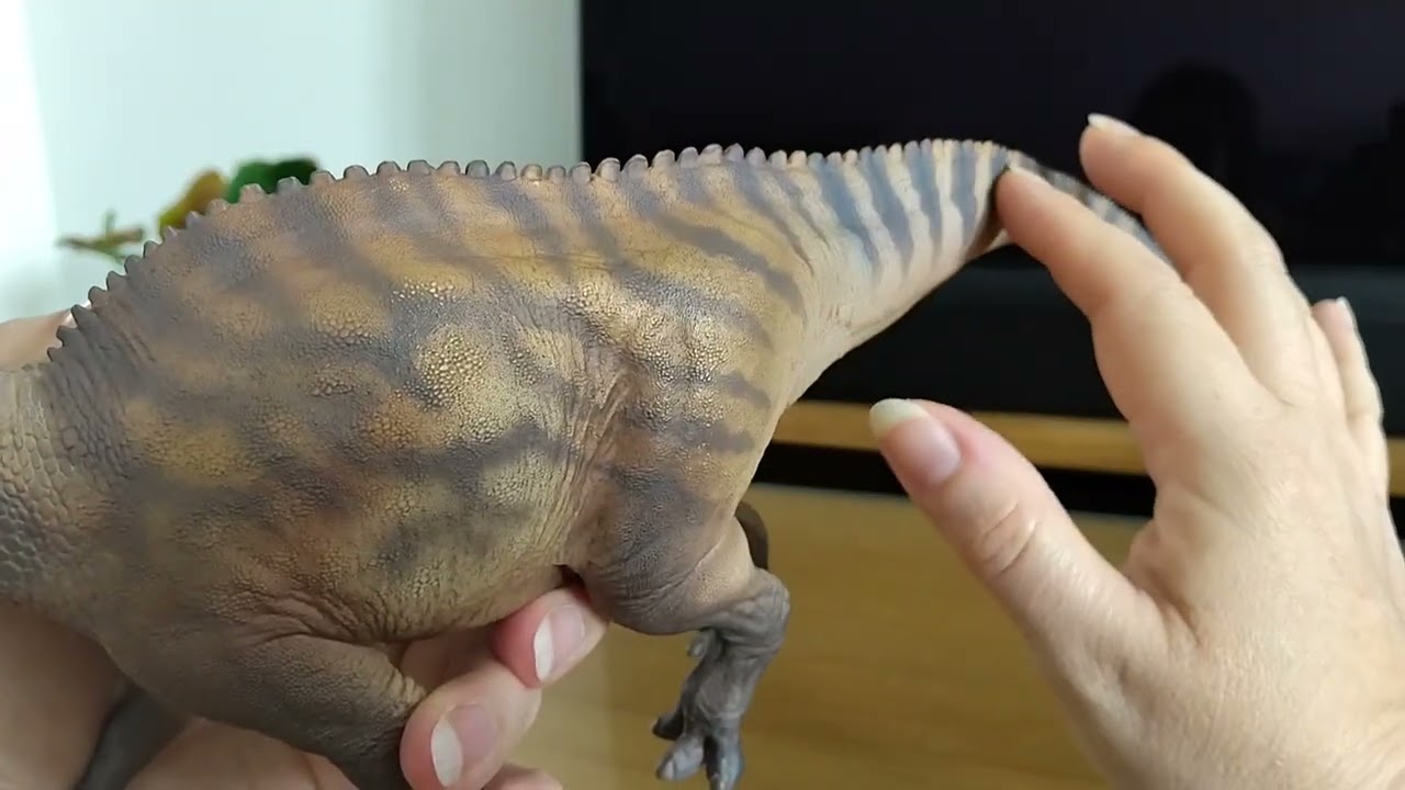 PNSO and Haolonggood Edmontosaurus figures